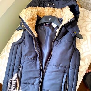 Black Hooded Vest with Cream Fleece Detail